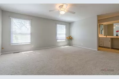 851 Sutton Court, Lincolnshire, IL 60069 - Photo 5