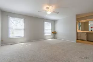 851 Sutton Ct, Lincolnshire, IL 60069 - Photo 5