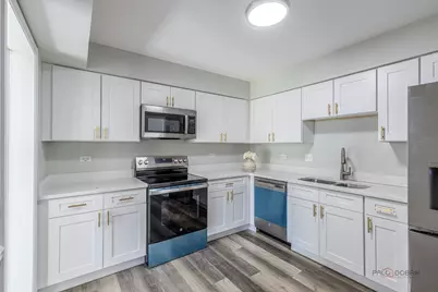 851 Sutton Court, Lincolnshire, IL 60069 - Photo 13