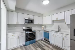 851 Sutton Ct, Lincolnshire, IL 60069 - Photo 13