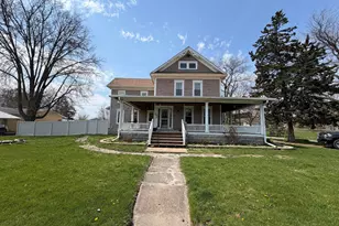 304 S Poplar St, Onarga, IL 60955 - Photo 1