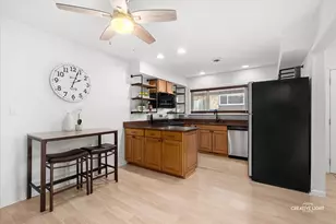 410 S Jackson St, Batavia, IL 60510 - Photo 5