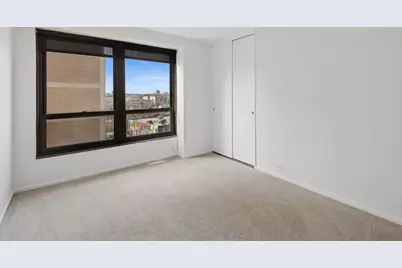 5050 S East End Avenue #8D, Chicago, IL 60615 - Photo 11