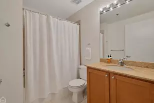 210 S Desplaines St, Chicago, IL 60661 - Photo 13