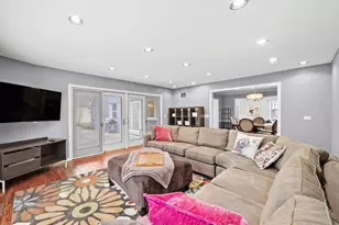 2409 The Strand, Northbrook, IL 60062 - Photo 19