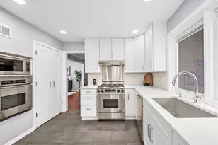 2409 The Strand, Northbrook, IL 60062 - Photo 15