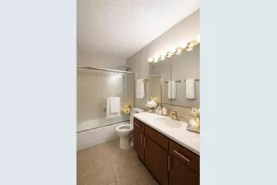 30 E Huron Street #2510, Chicago, IL 60611 - Photo 9