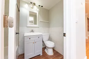 1122 W Addison St, Chicago, IL 60613 - Photo 11