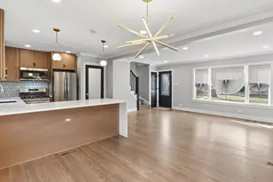 600 E 87th Pl, Chicago, IL 60619 - Photo 5