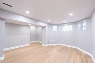 1028 W Oakdale Ave, Chicago, IL 60657 - Photo 5