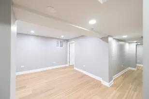 1028 W Oakdale Ave, Chicago, IL 60657 - Photo 3