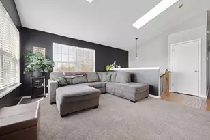 1002 Castleshire Dr, Woodstock, IL 60098 - Photo 3