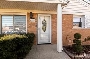 7828 Lotus Ave, Burbank, IL 60459 - Photo 3