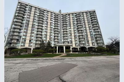 40 N Tower Road #10, Oak Brook, IL 60523 - Photo 1