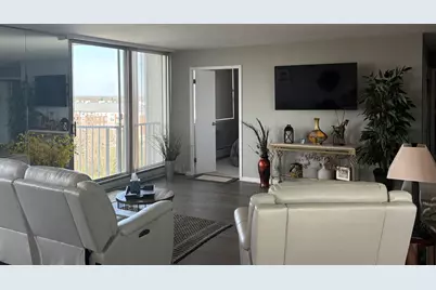 40 N Tower Road #10, Oak Brook, IL 60523 - Photo 7