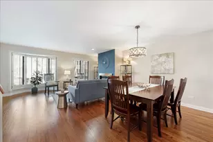 110 Bishop Quarter Ln, Oak Park, IL 60302 - Photo 9