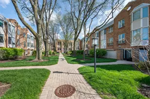 110 Bishop Quarter Ln, Oak Park, IL 60302 - Photo 27