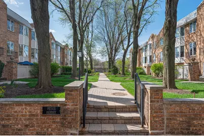 110 Bishop Quarter Lane, Oak Park, IL 60302 - Photo 1