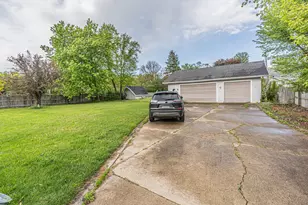 1275 Bloomingdale Rd, Glendale Heights, IL 60139 - Photo 23