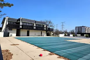 9701 N Dee Rd, Niles, IL 60714 - Photo 17