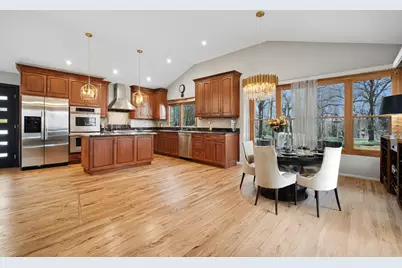 9249 Kildare Avenue, Skokie, IL 60077 - Photo 5