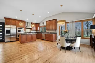 9249 Kildare Ave, Skokie, IL 60077 - Photo 5