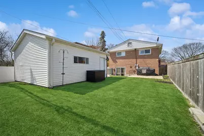 9249 Kildare Avenue, Skokie, IL 60077 - Photo 15