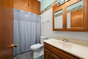 1031 27th St, Moline, IL 61265 - Photo 33