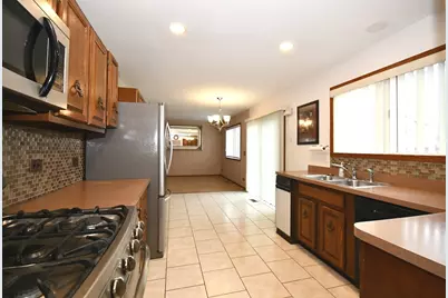 358 Thistle Drive, Bolingbrook, IL 60490 - Photo 9