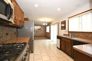 358 Thistle Dr, Bolingbrook, IL 60490 - Photo 9