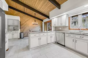 2374 N Westwood Ln, Palatine, IL 60074 - Photo 9