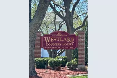 185 College Drive #B, Bloomingdale, IL 60108 - Photo 1