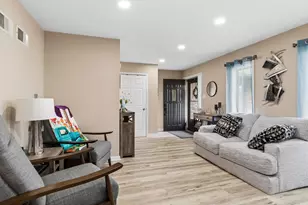 407 Greenfield Rd, Shorewood, IL 60404 - Photo 3