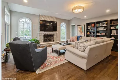 445 Blue Ash Drive, Buffalo Grove, IL 60089 - Photo 5
