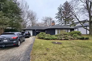 270 E St Charles Rd, Elmhurst, IL 60126 - Photo 3