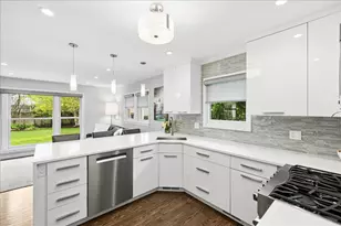 912 Hunter Rd, Wilmette, IL 60091 - Photo 15