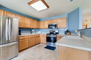 6215 Fox Ridge Dr, Plainfield, IL 60586 - Photo 5