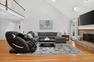 915 Rock Spring Rd, Naperville, IL 60565 - Photo 5