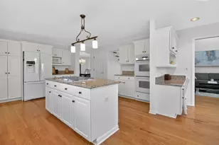 915 Rock Spring Rd, Naperville, IL 60565 - Photo 11