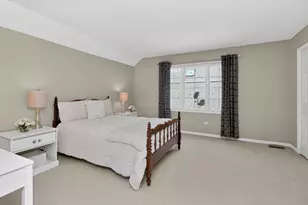 915 Rock Spring Rd, Naperville, IL 60565 - Photo 23