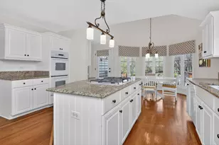 915 Rock Spring Rd, Naperville, IL 60565 - Photo 9