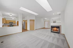 646 S Cadillac Cir, Romeoville, IL 60446 - Photo 3