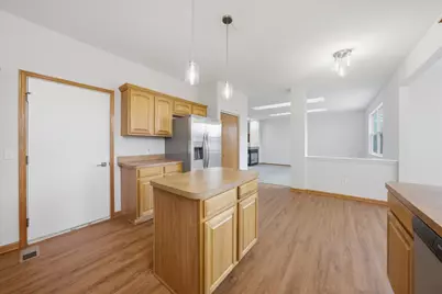 646 S Cadillac Circle, Romeoville, IL 60446 - Photo 9