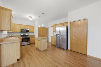 646 S Cadillac Circle, Romeoville, IL 60446 - Photo 5