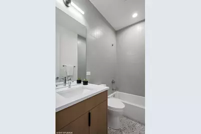 3035 N Sheffield Avenue #2, Chicago, IL 60657 - Photo 19