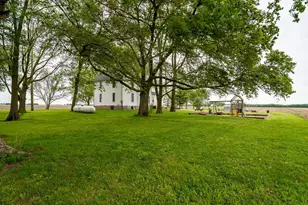 12610 N 1900 E Rd, Fairbury, IL 61739 - Photo 3