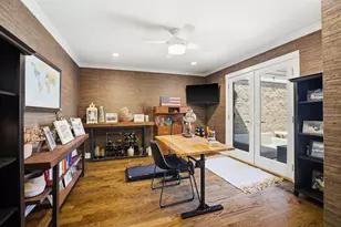 2105 Timber Ln, Wheaton, IL 60189 - Photo 15