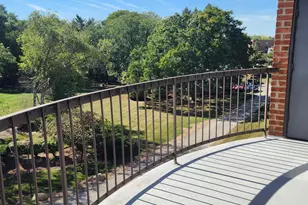 1605 E Central Rd, Arlington Heights, IL 60005 - Photo 17