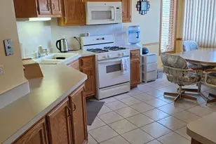 7902 Nagle Ave, Burbank, IL 60459 - Photo 9