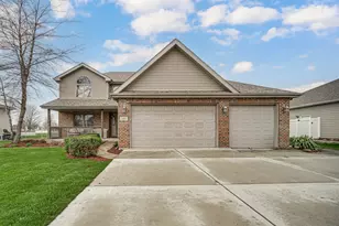 683 Sandburg Dr, Manteno, IL 60950 - Photo 1